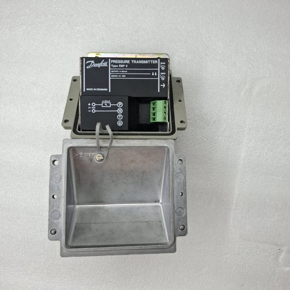 DANFOSS EMP2 084G2136 PRESSURE TRANSMITTER 24VDC EMP2